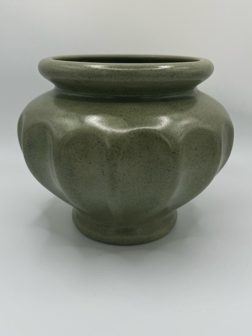 Vintage Haeger Pottery Sage Green Ribbed Pedestal Vase 5.5x3.5”